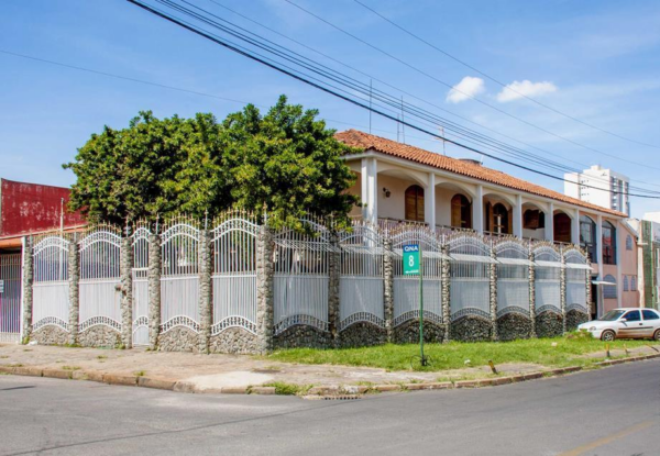 Casa Comercial & Residencial Grande de Esquina